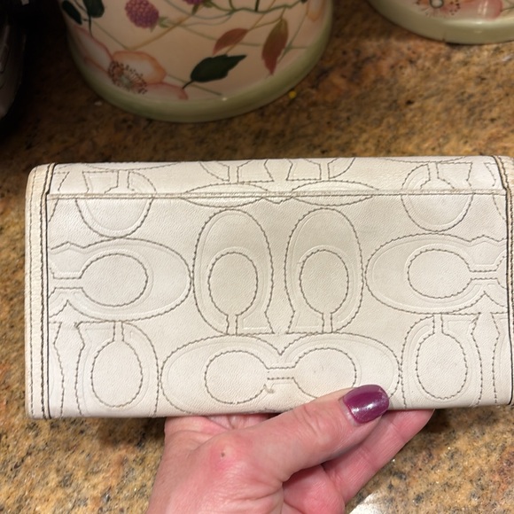 Lot of 4 wallets , LV, Coach, Ungaro, Furla - Picture 15 of 15